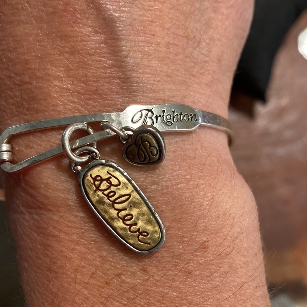 BRIGHTON Art & Soul "Believe" Charm Silver and gold Bangle Bracelet‎ - Picture 5 of 6